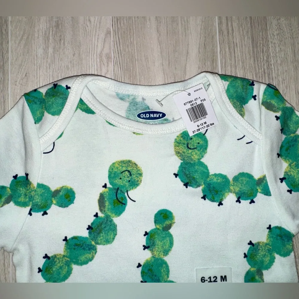 🐛 Carter's White One-Piece Bodysuit w/ Green Caterpillars - size 6-12 months - Picture 3 of 3